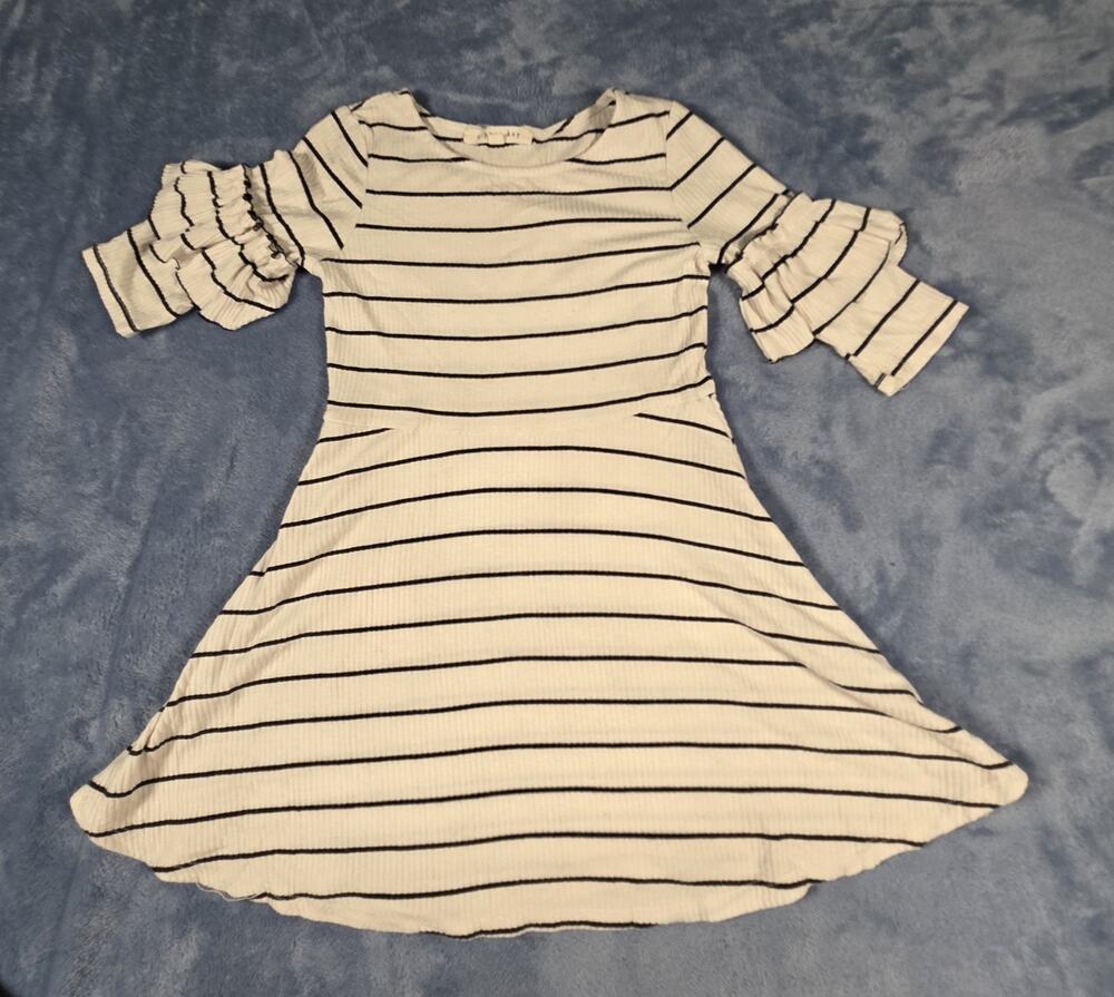 Copper Key Girls Size 5 Striped Ribbed Knit Dress Ruffle Sleeve Ivory Black